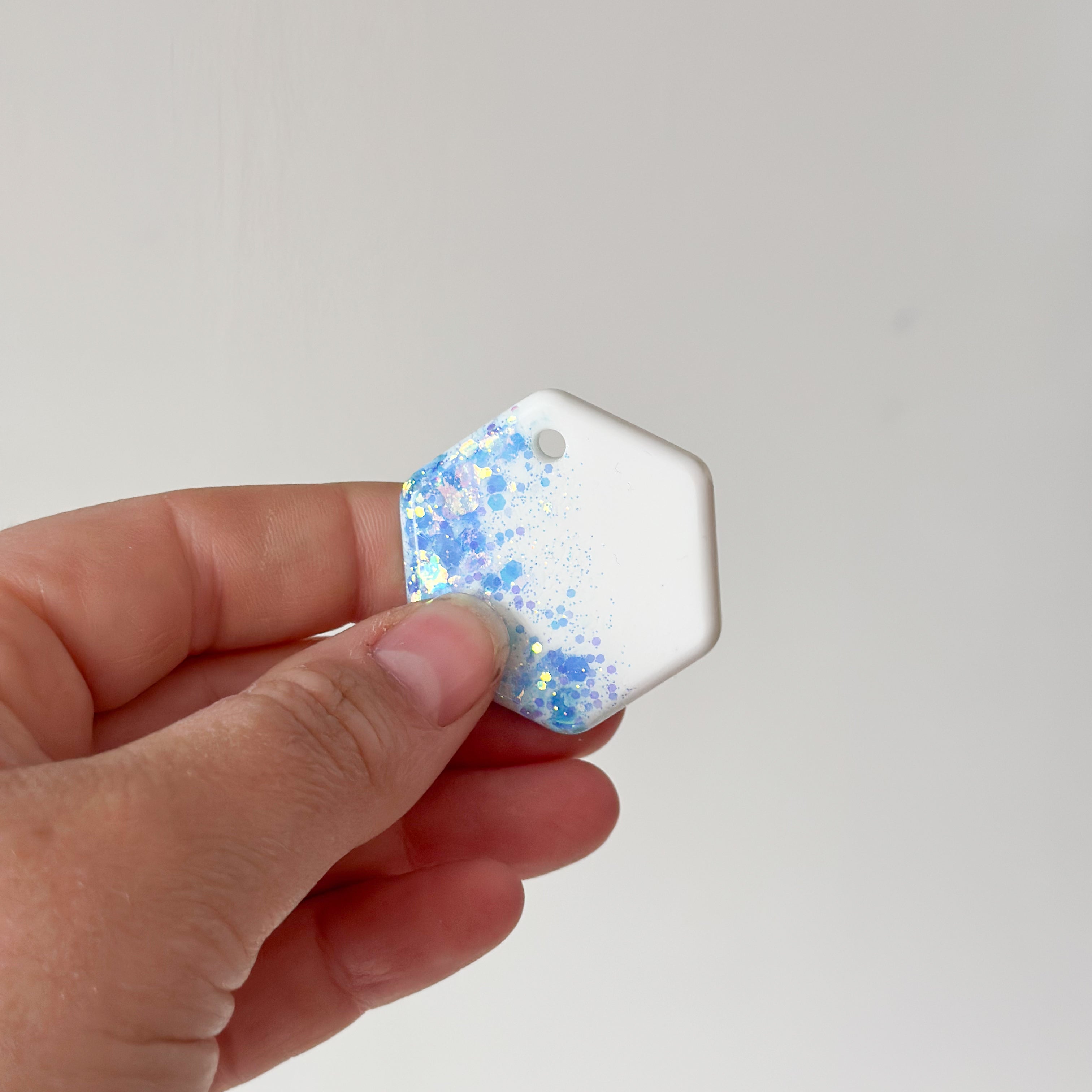 Tag zeshoek blauw wit