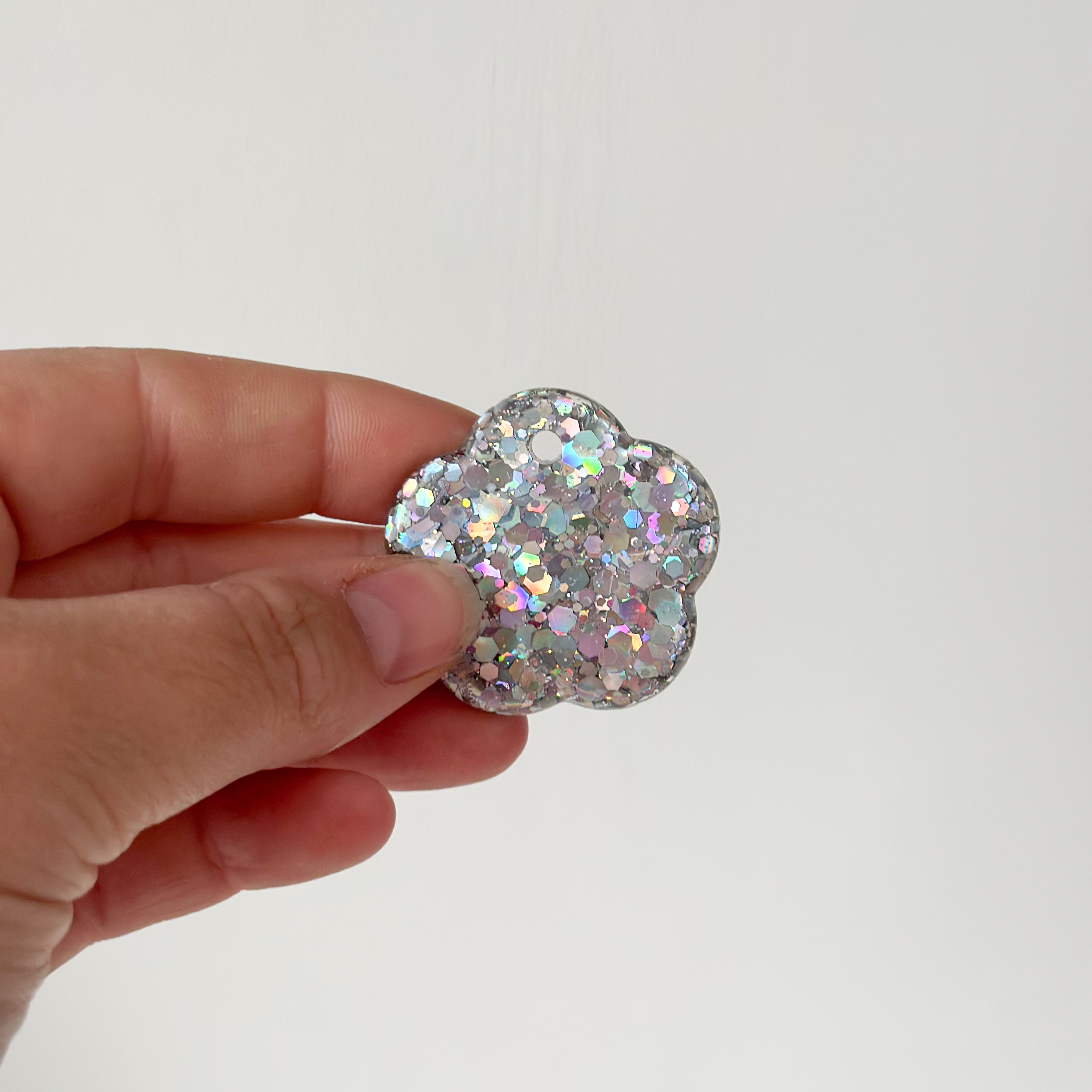 Tag bloem zilver glitter