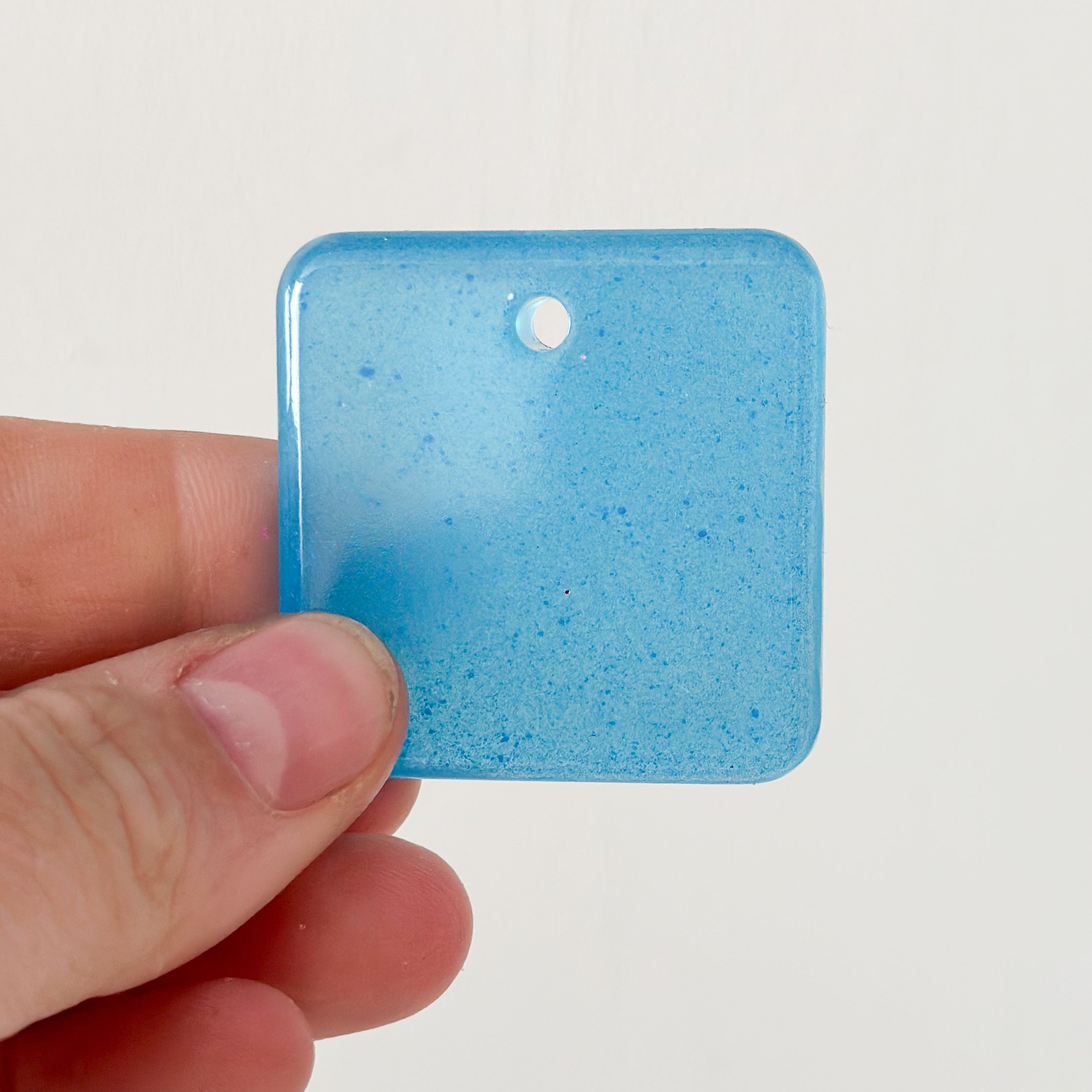 Hondentag glow in the dark blauw