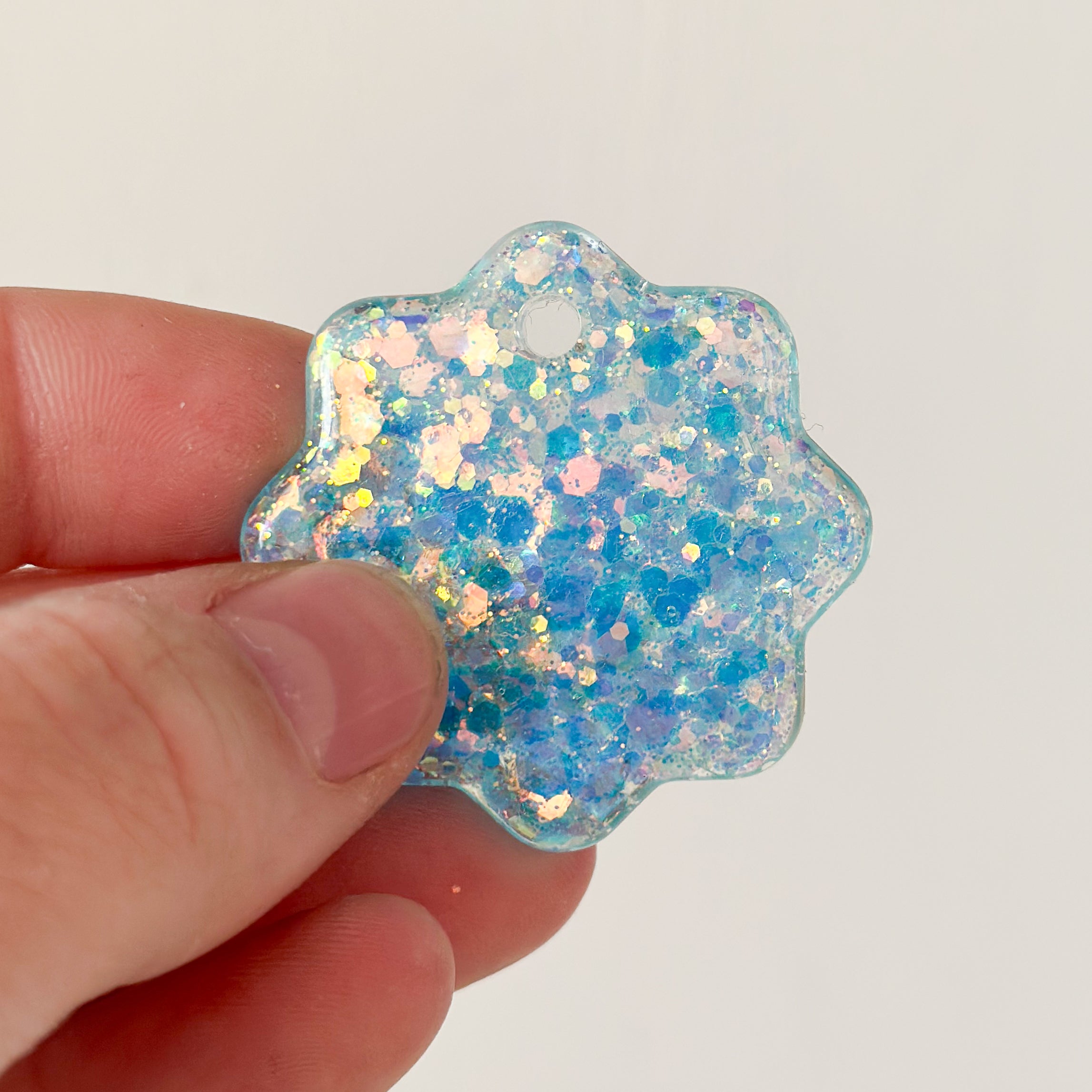 Tag bloem blauwe glitter